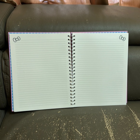 Hello Kitty Spiral notebook - Picture 3 of 4